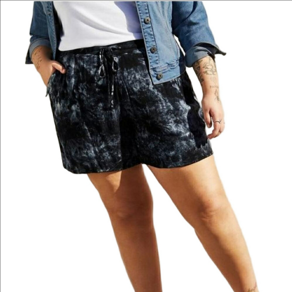 Torrid 1 1X Tie Dye Shorts Black Pull-On Gauze Mid-Rise Size 14 16